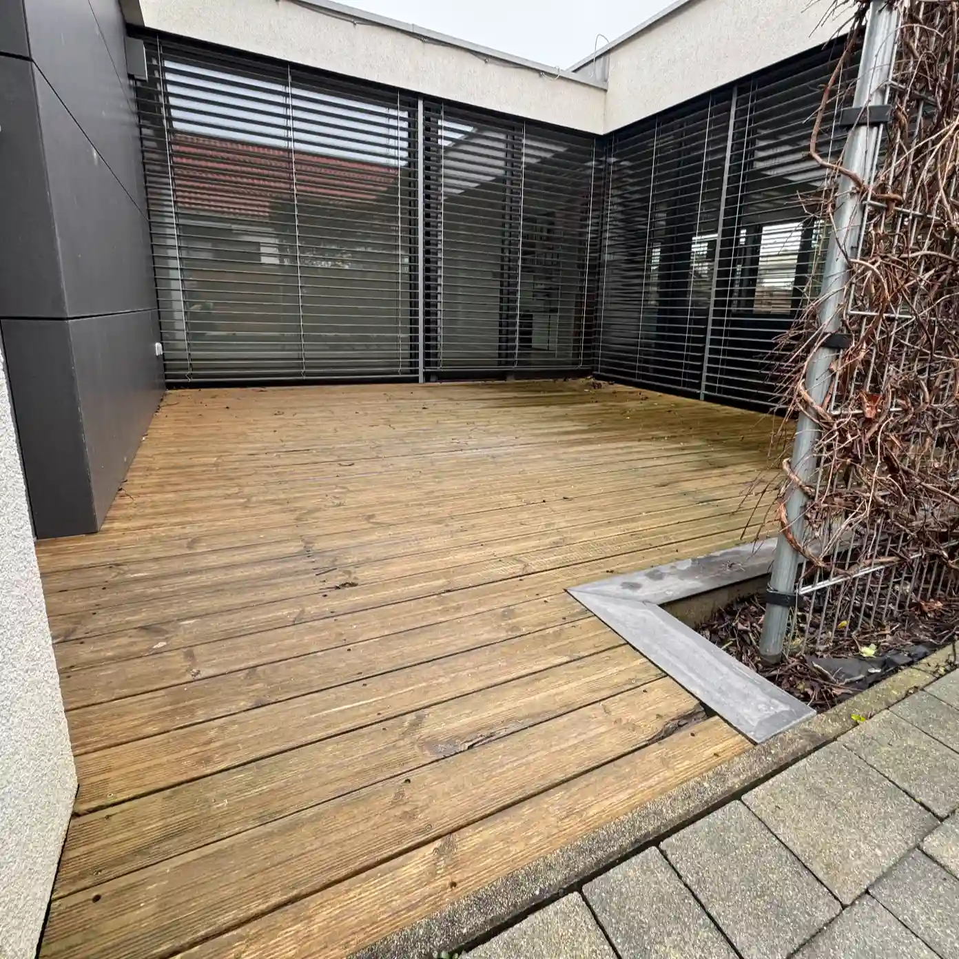 Ivanka-drevena-hnila-terasa-pred-vymenou